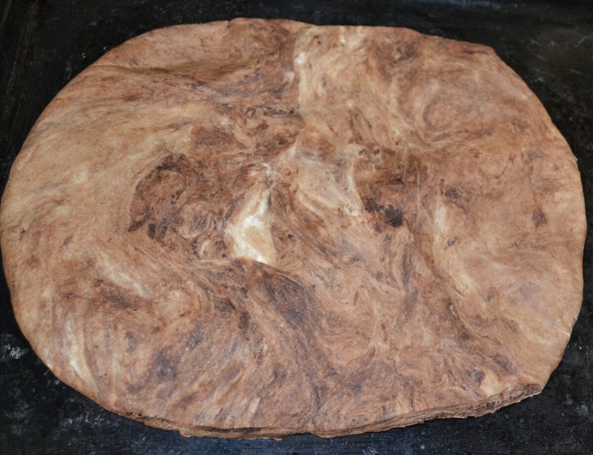 Полуиспеченная шоколадная лепешка для дальнейшей фаршировки.