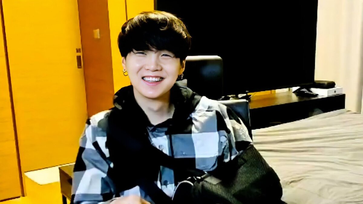 Скиншот с трансляции Юнги в ноябре 2020 года 