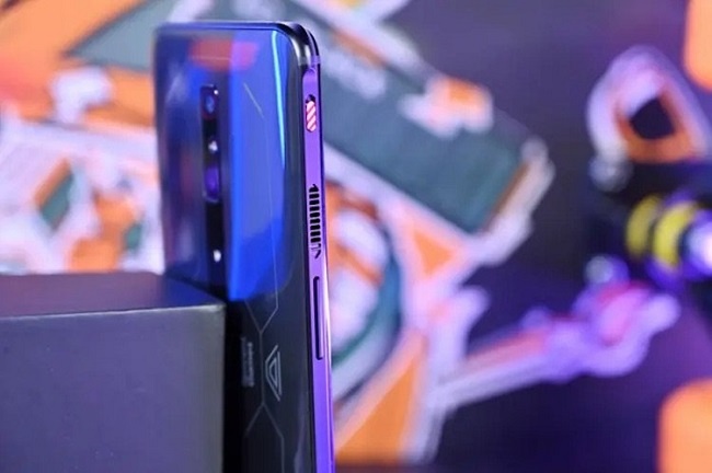 Телефон оптимизирован для мобильных игр