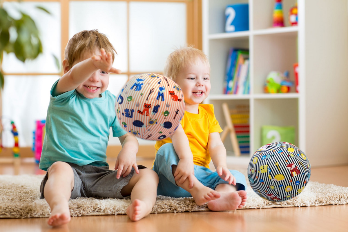 Статью подготовила Кирсанова Валентина - практикующий логопед, автор курсов "Запуск речи", "Постановка звуков", автор игры "Фруктовый MIX"