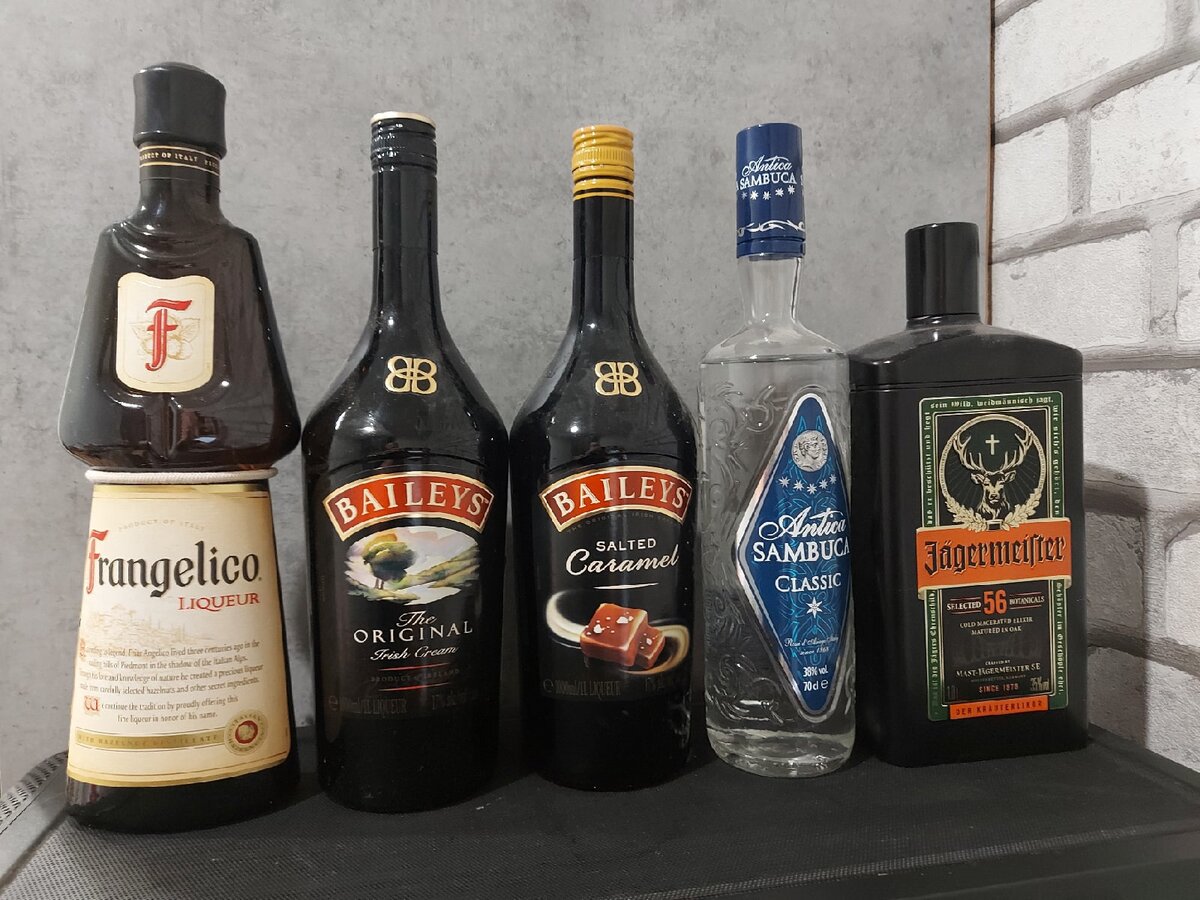 какой ликер взять. в бристоль друзья. франжелико ликер производитель. какой ликер взять. ликер шериданс кофейный.