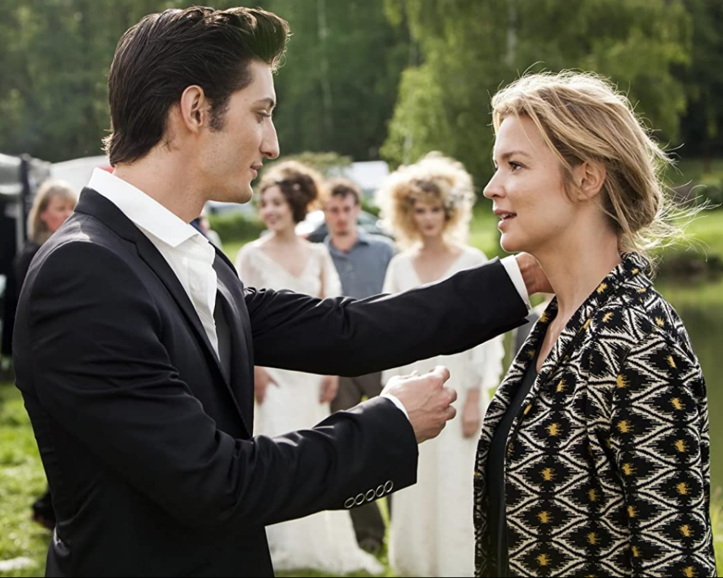  Притворись моим парнем (2012) 
