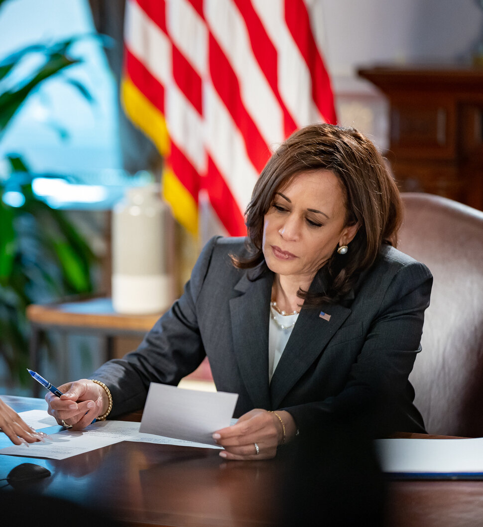 Камала Харрис, @kamalaharris
