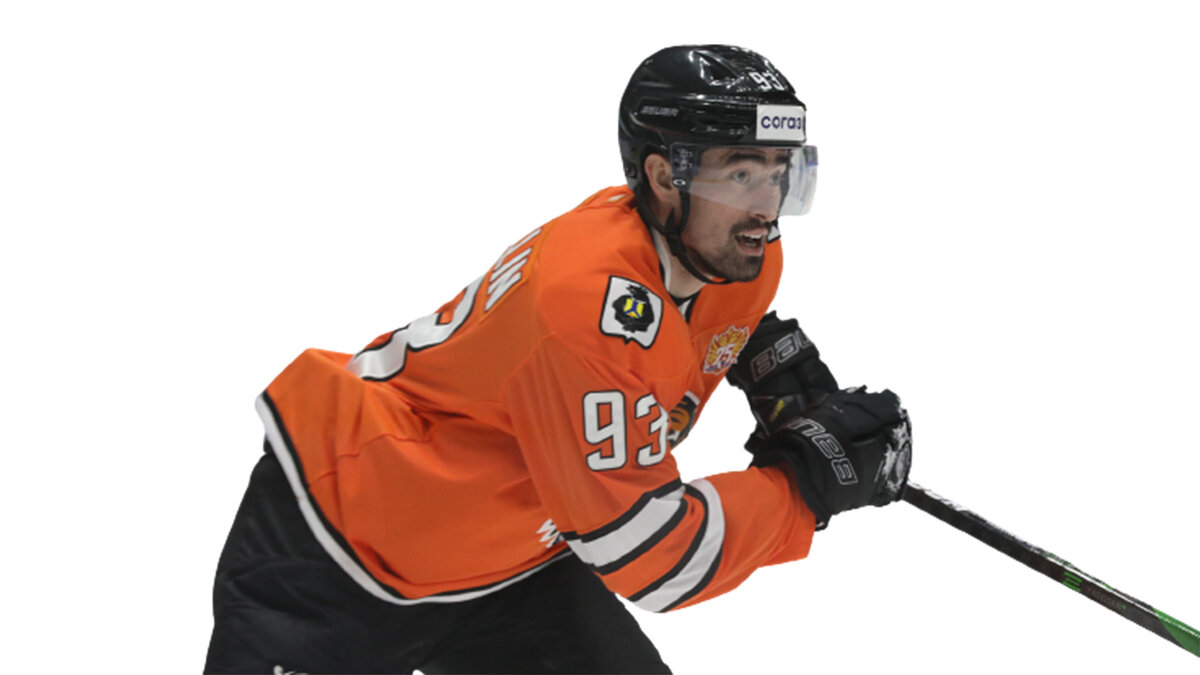 Нападающий Амура Даниил Файзуллин