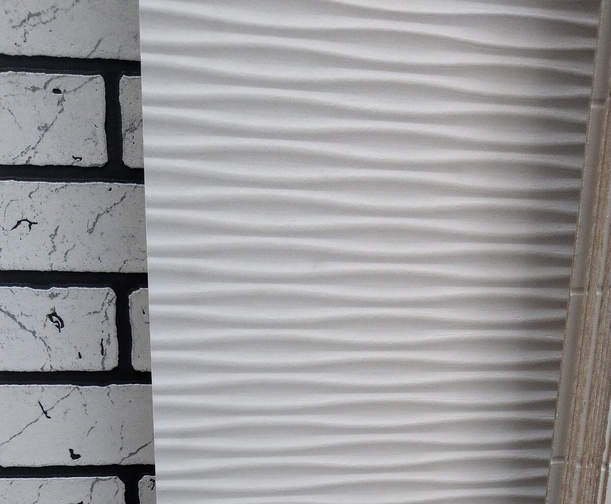 3D панель из Леруа Мерлен, а на следующем фото - дорогой вариант Orac Decor