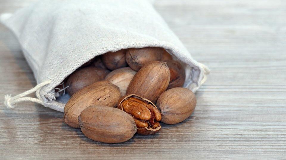 Орехи - это вкусно и полезно! Фото: pixabay.com