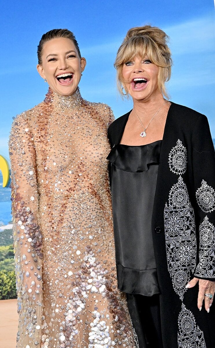    Кейт Хадсон и Голди Хоун на премьере фильма «Достать ножи: Стеклянная луковица» в 2022 году Фото: Axelle/Bauer-Griffin/FilmMagic