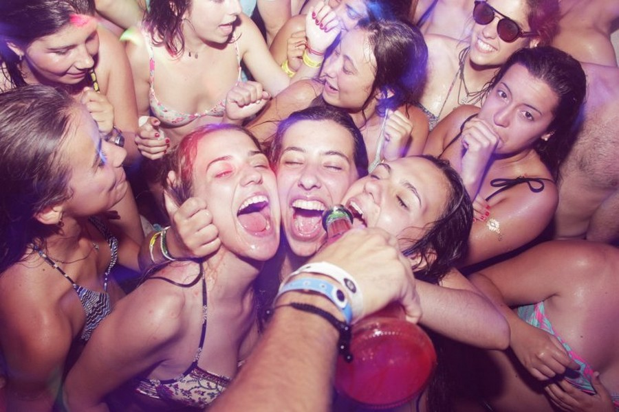 частная вечеринка. какая туса 4 июня. частная вечеринка. студенческая вечеринка русская. частные вечеринки видео.