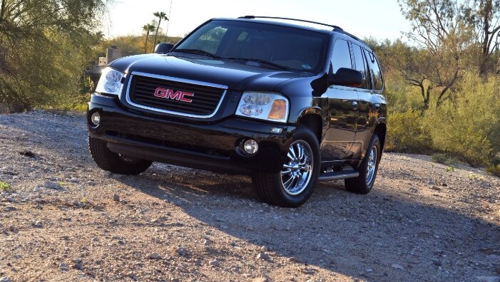 GMC Envoy передняя часть, фото с сайта automotorpad.com