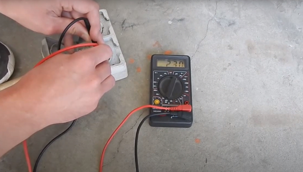 Измерение напряжения с помощью вольтиметра