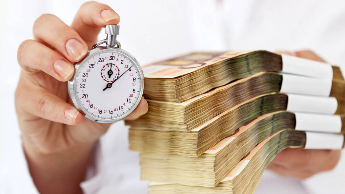 Деньги - время .