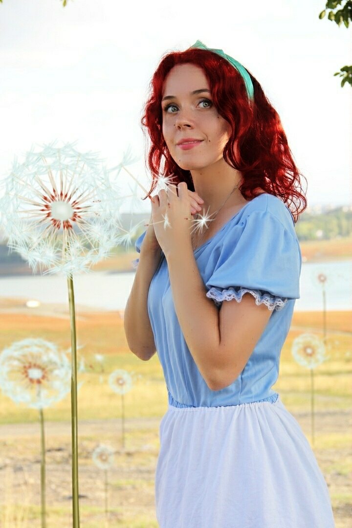 Повторила образ Алисы в Стране чудес для фотосессии. Волосы не красила в  белый, но синее платье надела. Показываю фото | Lady A | Дзен