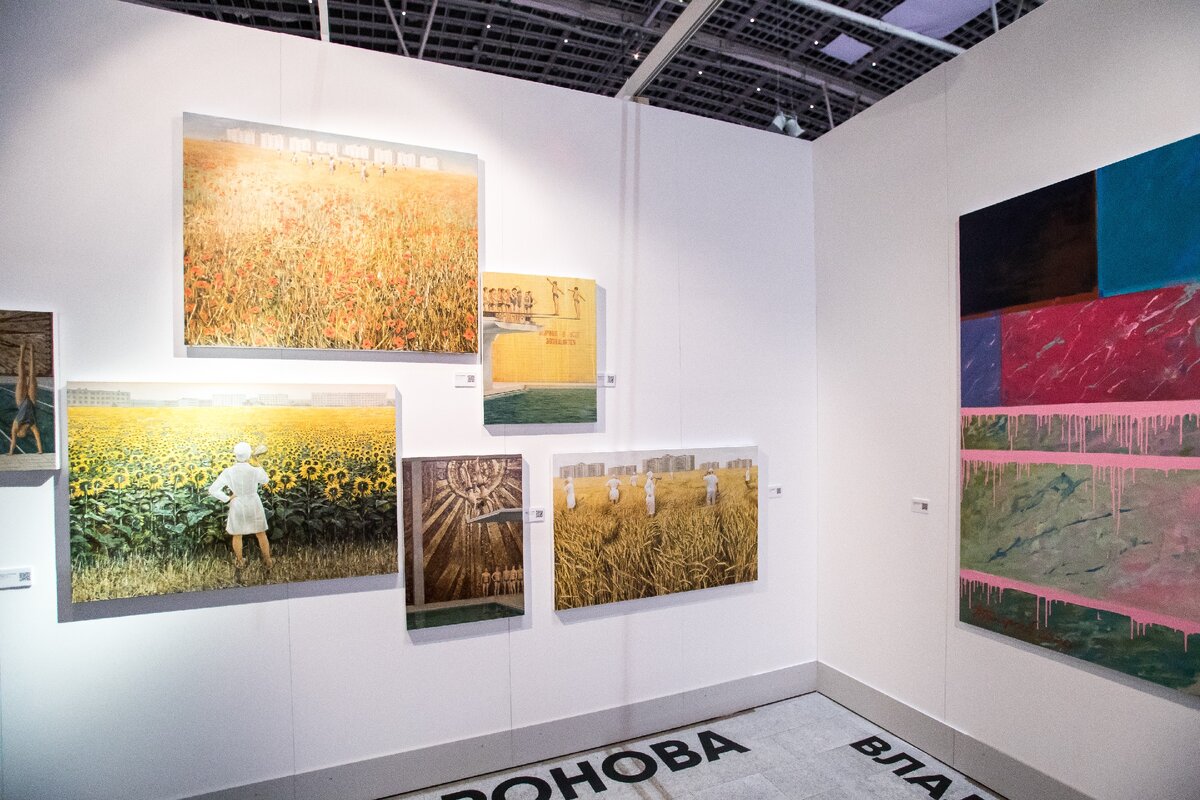 Стенд InArt Gallery by Ksenia Podoynitsyna