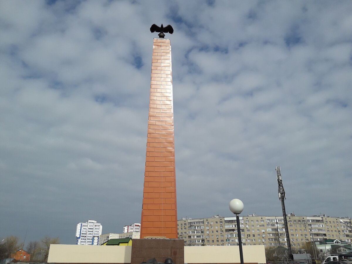 видимо, это просто птичка пыталась улететь...