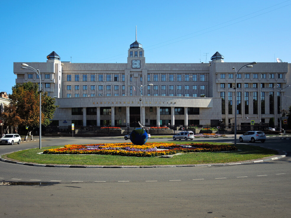 Ульяновск улицы. Улица Гончарова 25 Ульяновск. Центральная улица Ульяновска. Ул Гончарова. Здание Центробанка в Ульяновске.