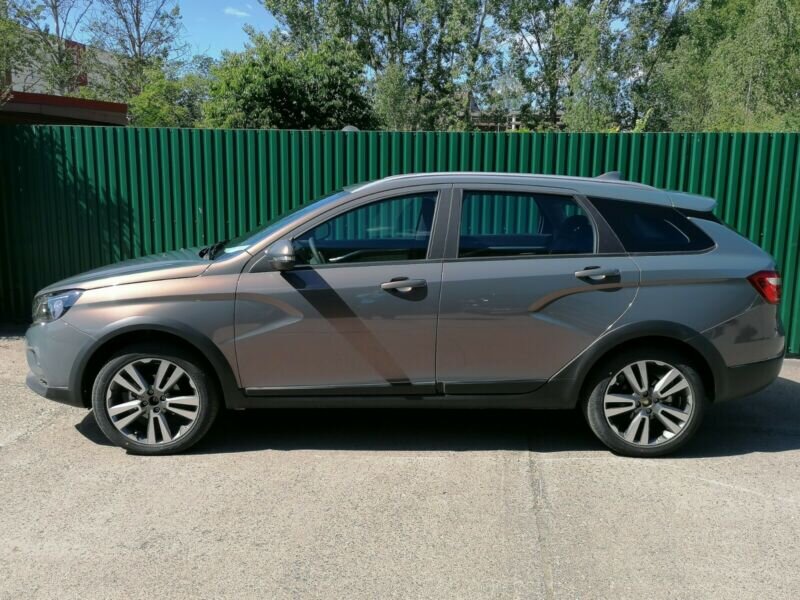 Веста кросс 