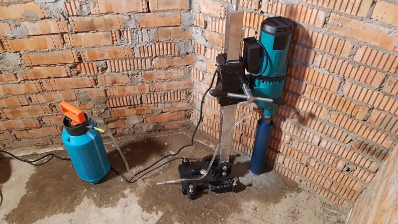 Этот китайский станок для алмазного сверления бетона я купил