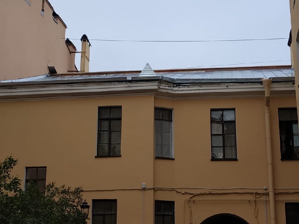 Дом № 54 литера А по улице Галерной. Фото из ВК-группы «Не Всё Равно! Адмиралтейский район»