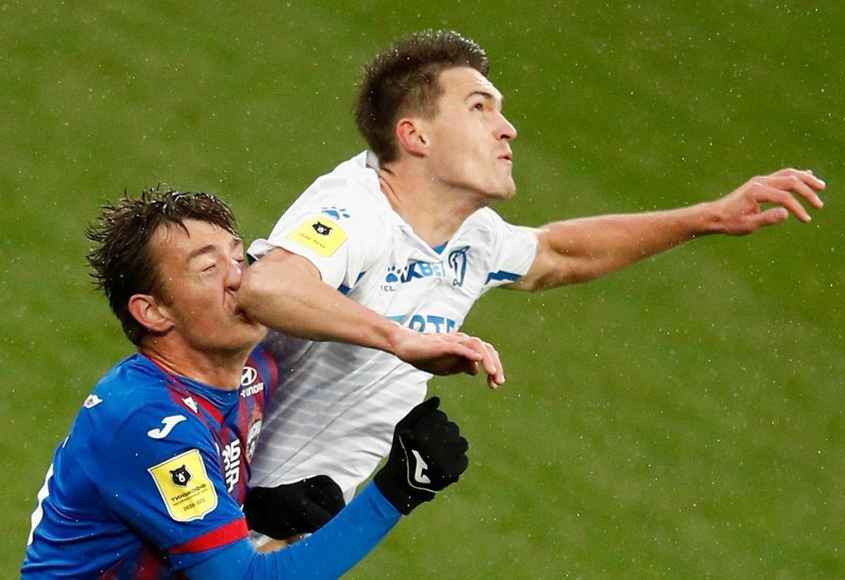 Цитирую твиттер "Кара Гинера" :"Карпов нарушает правила, бьет носом в локоть Грулева"