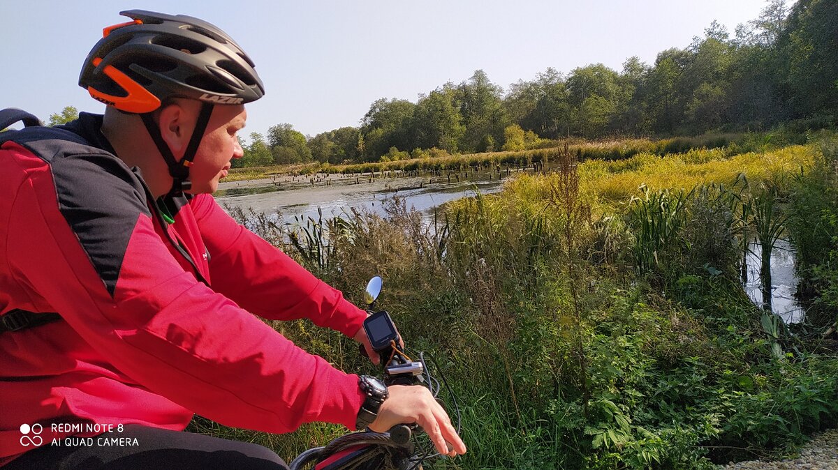 На голове невесом почти