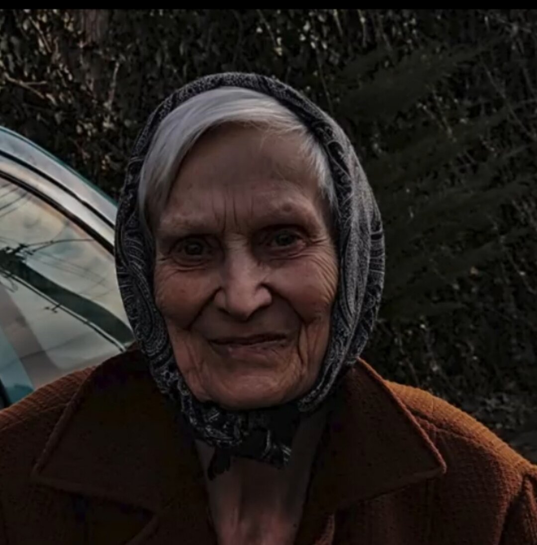 Бабушка Нюра годом раньше. Мама Ирины. Из личного архива.