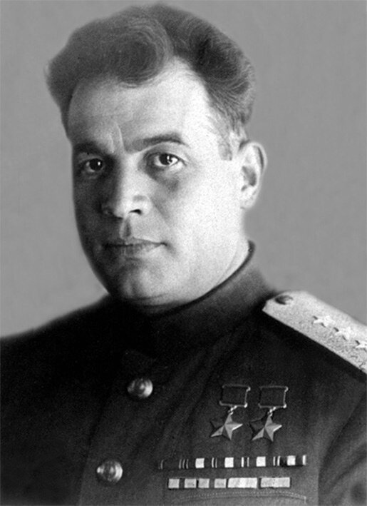 Генерал армии Черняховский (37 лет)