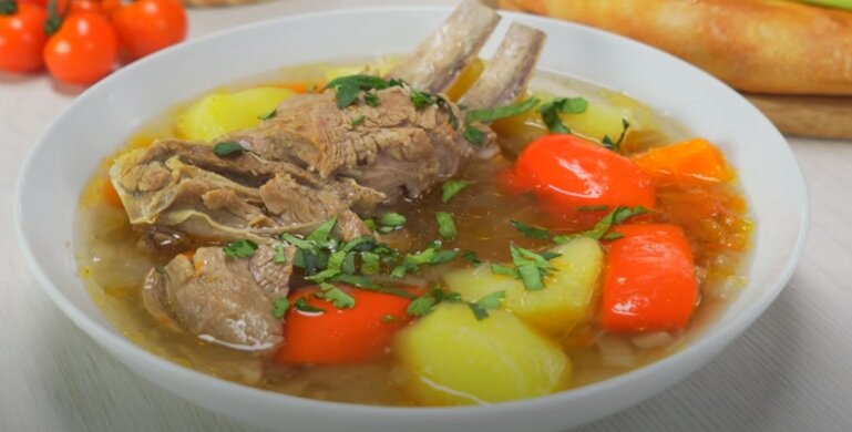 Ароматная и вкусная шурпа. Скриншот из видео. Используется и распространяется бесплатно по лицензии https://www.youtube.com/t/terms