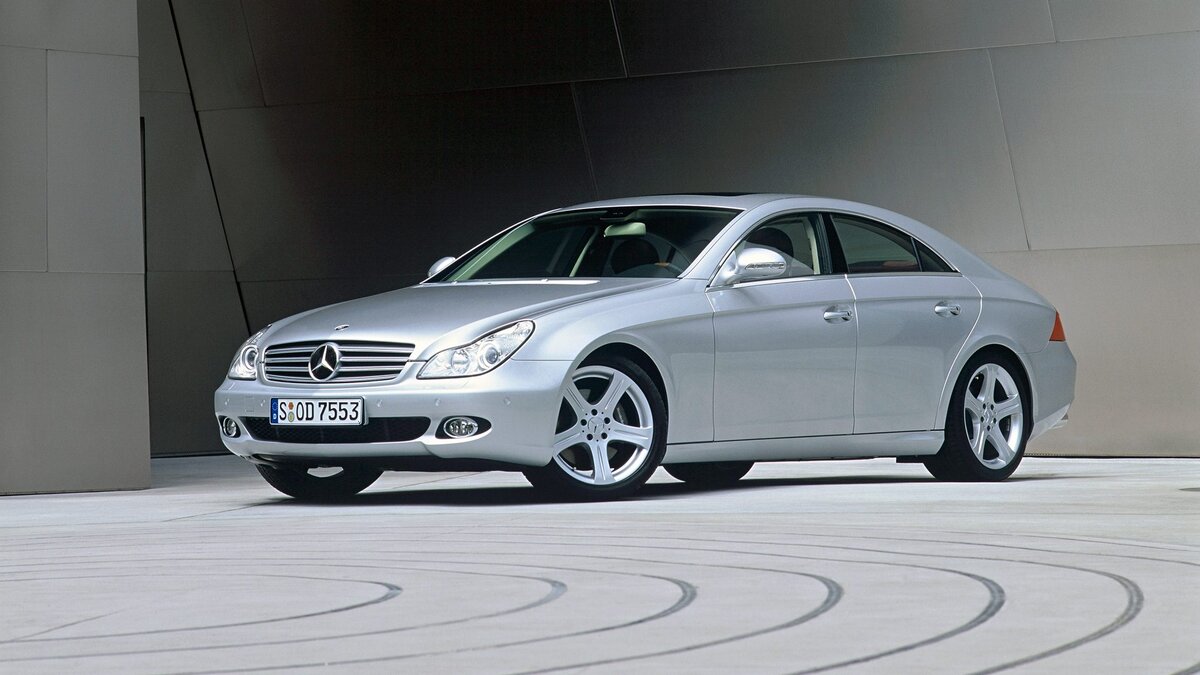 Mercedes-Benz W219 (1-е поколение CLS, родоначальник 4-дверных купе)