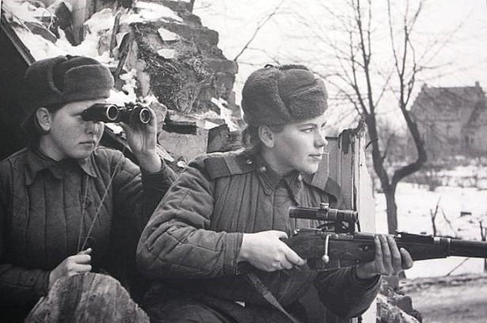 снайперы великой отечественной войны. девушки снайперы на войне 1941-1945. три подруги снайперы ушли. женщины на войне картинки для детей. женщины на фронте вов.