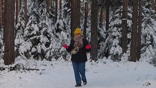 Самца косули, нападавшего на коз и людей, поймали и вывезли в лес (видео)