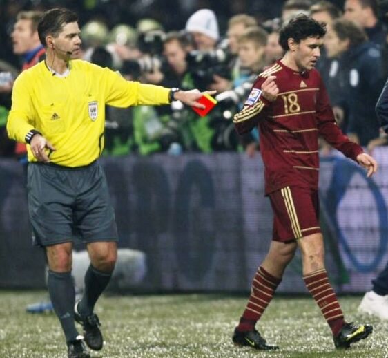 Юрий Жирков в том матче был удалён