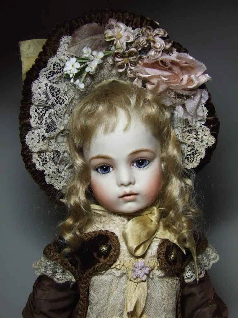 Старая куколка. Куклы Леона Казимира Брю. Винтажные куклы. Антикварные куклы. Старинные фарфоровые куклы.