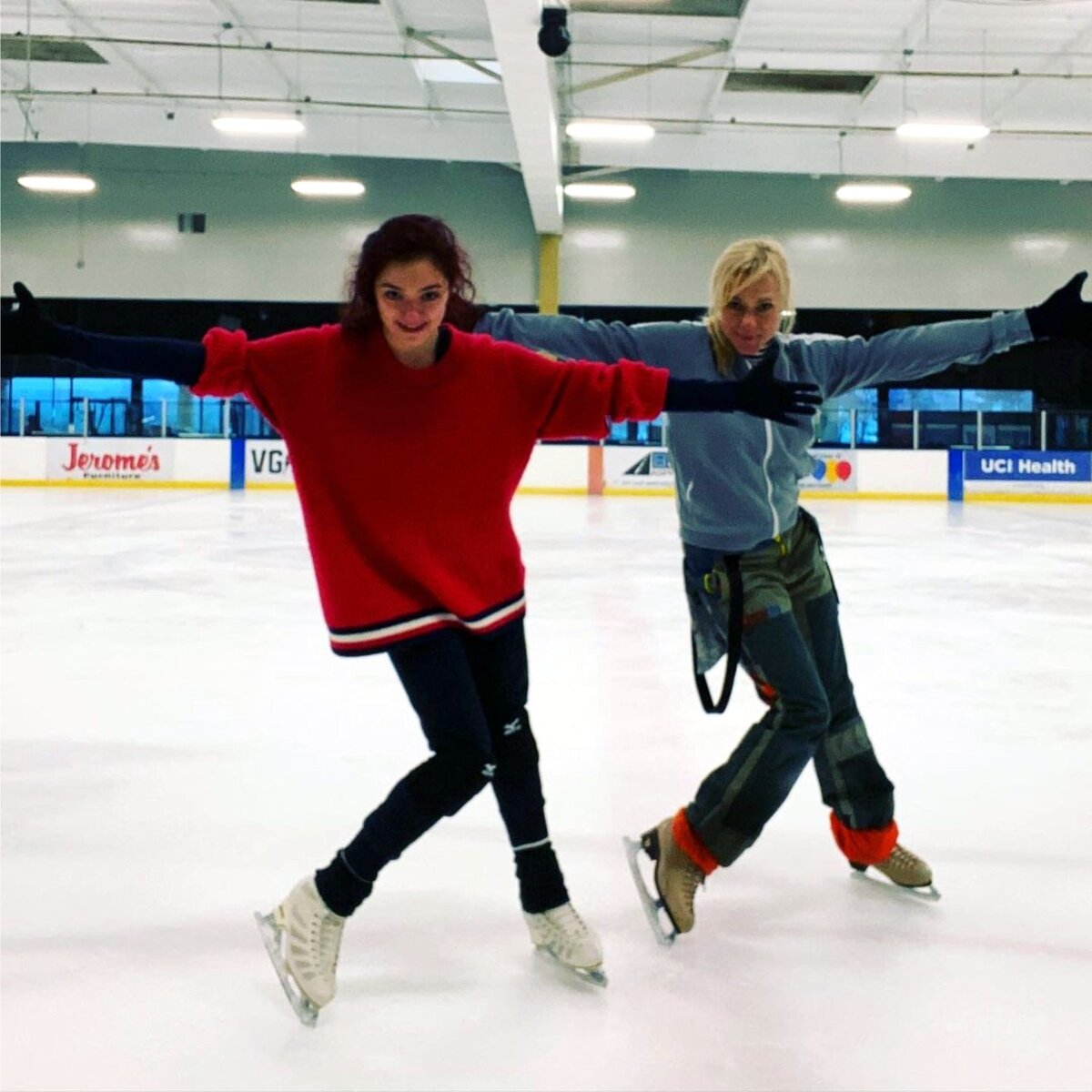 Евгения Медведева во время постановки произвольной программы  с хореографом Ше-Линн Бурн. Источник: Instagram @jmedvedevaj