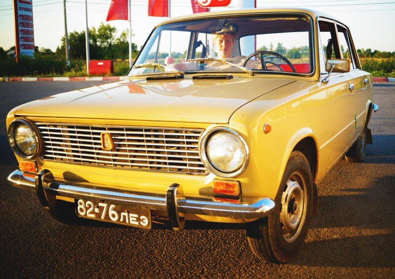 Lada 21011