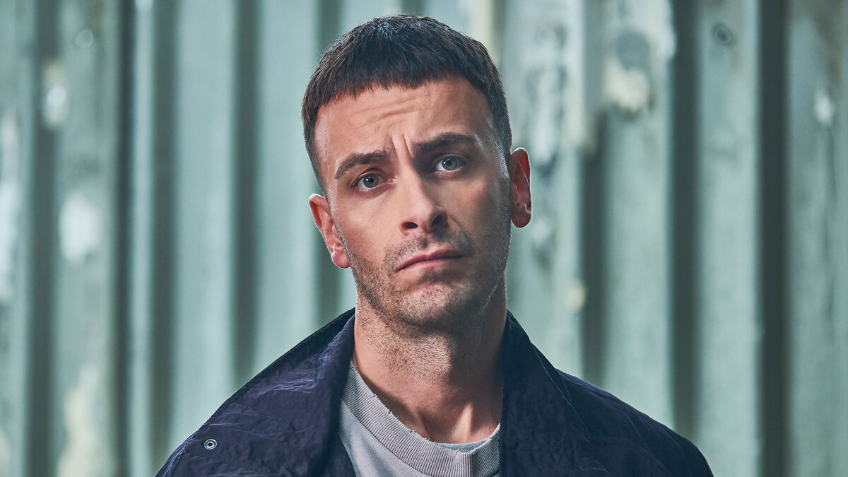 Кадр из сериала "Голяк"