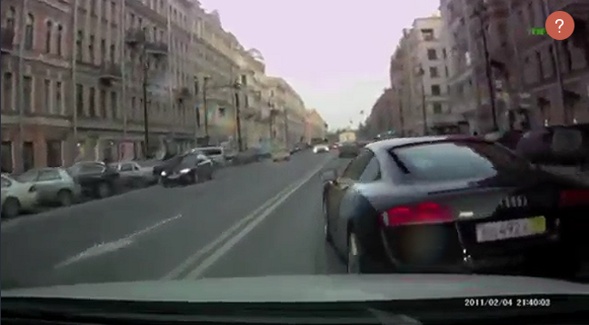 В Петербурге, в это время, вечером, довольно светло.