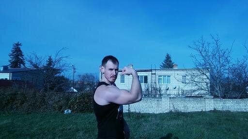 Когда ты молодой то часто делаешь ошибки ..........80 %  травм получают в начале спортивной жизни !!!!