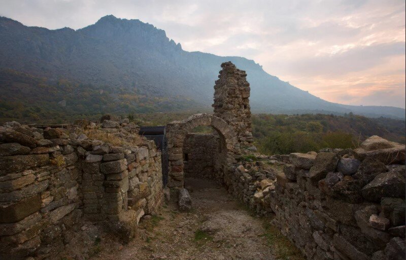 Где находится крепость Фуна?