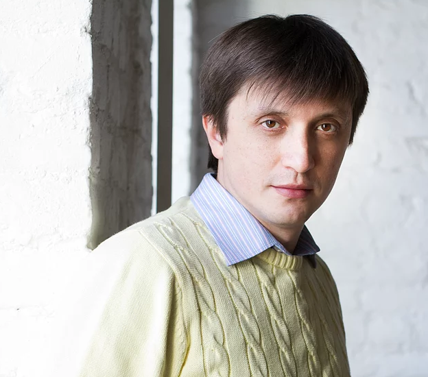 сергей кудрявцев 2 капитана. денис васильев 2020. папины дочки актер денис васильев. судьбы молодых актеров. кирилл слепнев актер две судьбы.