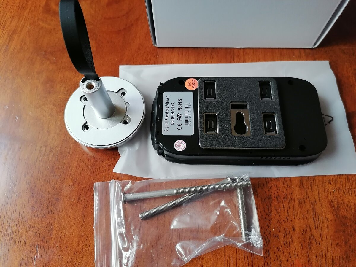 Установил недорогой электронный дверной глазок. Первые впечатления ...