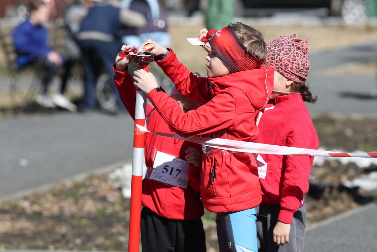 Спортсмен на мероприятие. Бутово тим спортивное ориентирование. Открытие летнего сезона по ориентированию. Спортивное ориентирование открытая группа.