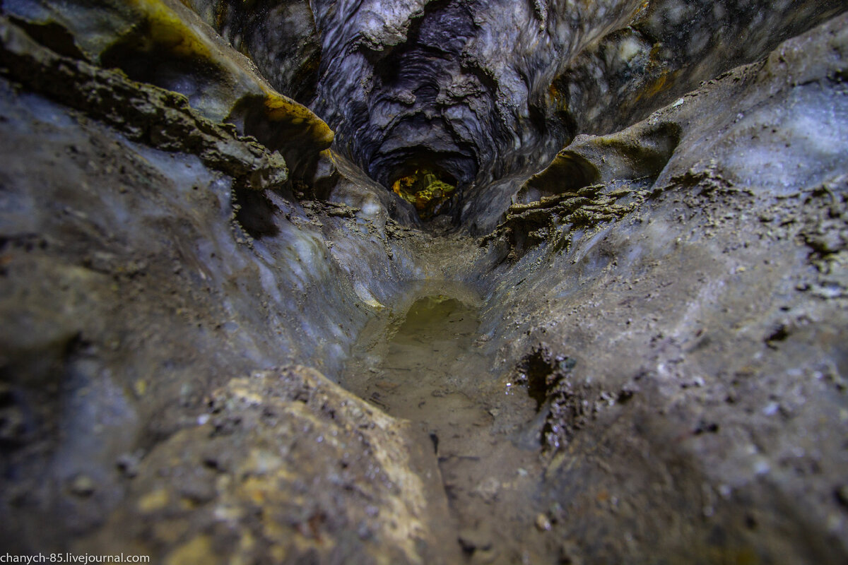 Gold cave. Золотая пещера Самарская область. Золотая пещера Сырейка. Золото в пещере.