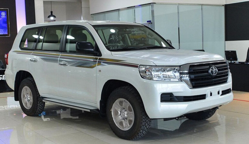 В таком виде Land Cruiser 200 выглядит прямым наследником 80 и 105