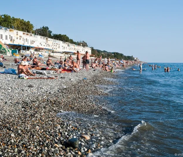 Сочи Лоо пляж. Море поселок Лоо. Черное море Лоо. Берег Лоо Краснодарский край.