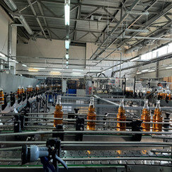 В цехе розлива лимонадов