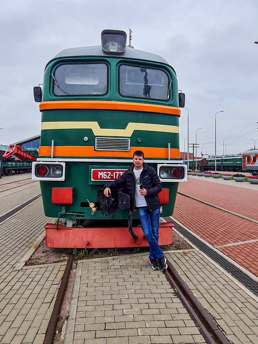 Сегодня одна из таких машин ДМ62 с бортовым номером 1731 занимает почётное место в составе экспозиции комплекса БЖРК в "Музее железных дорог России" на Балтийском вокзале в Санкт-Петербурге. Фото: Алексей Алексеев