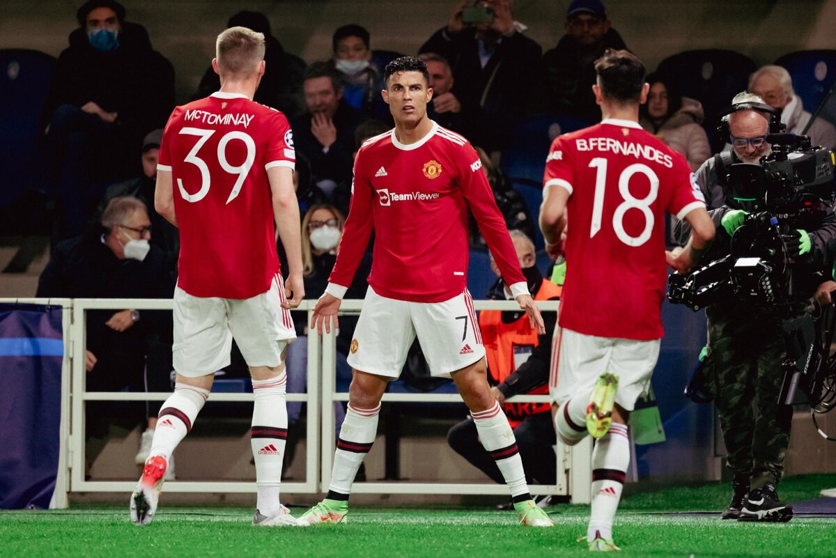 Лига чемпионов: Дубль Роналду спас «МЮ» от поражения в Бергамо