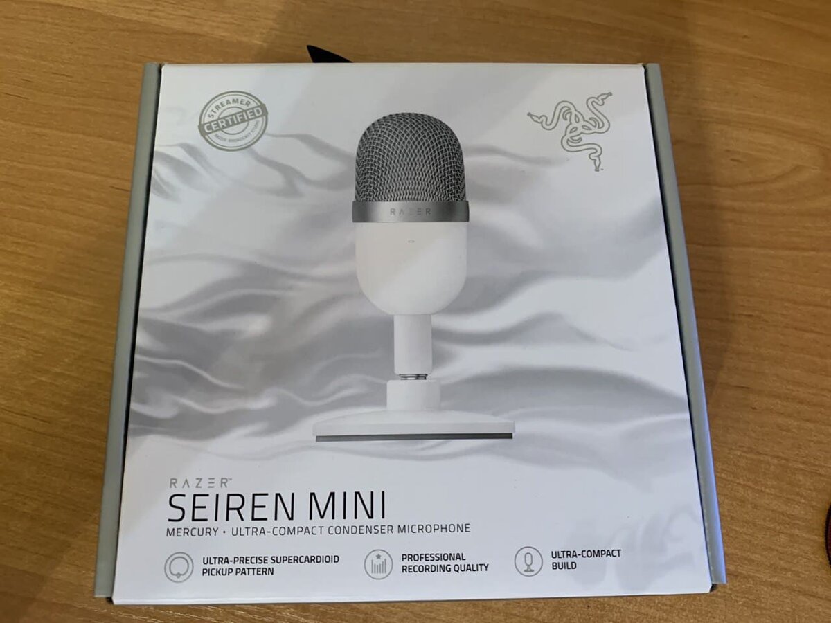 Микрофон проводной Razer Seiren Mini, комплектация: микрофонный