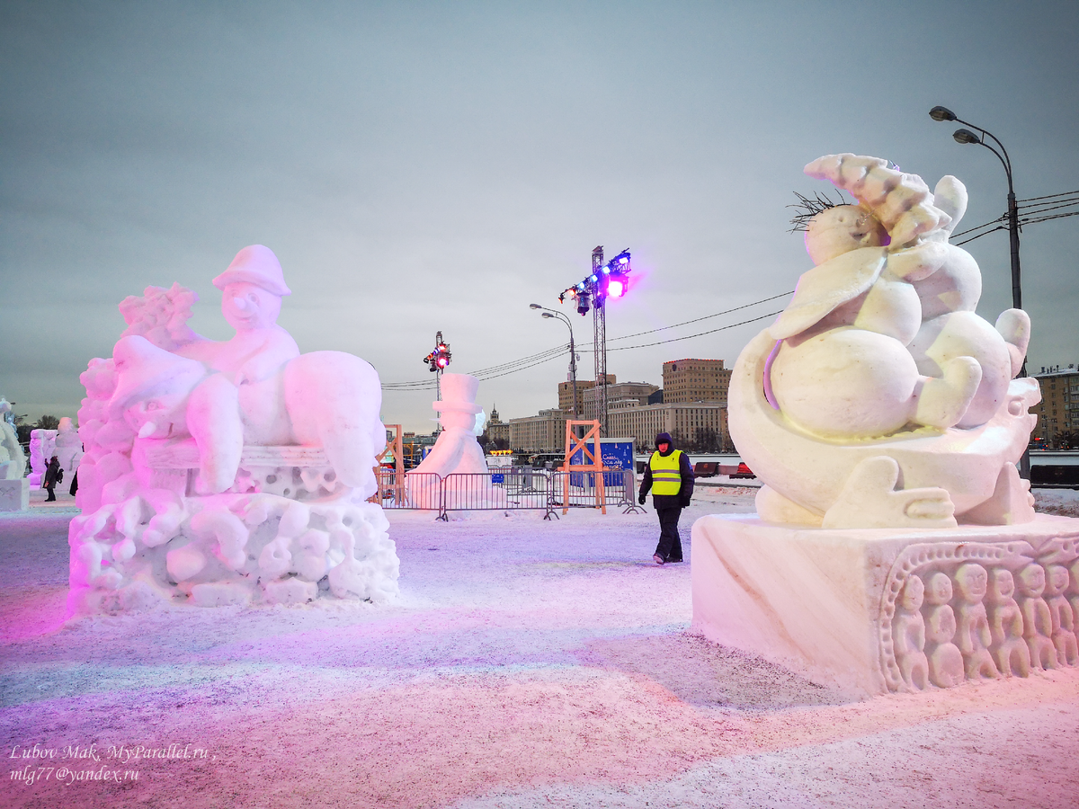 Снеговики из Италии, Узбекистана, Финляндии.