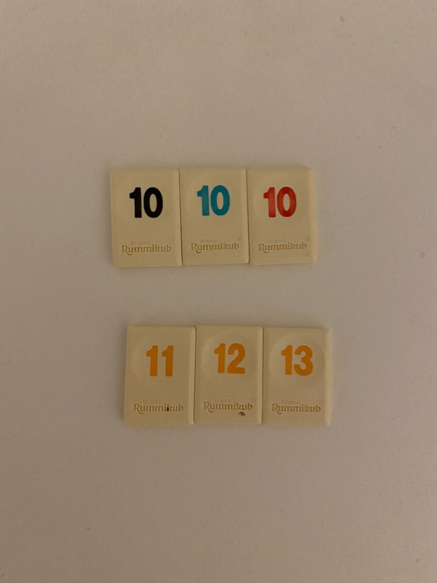 Фишки уже не новые, потертые временем и нашими родственниками...